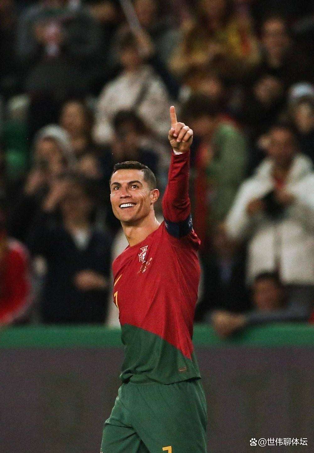 爱游戏中心包含勇士不断突破！，C罗连续十场比赛得分超过出色发挥引发球迷热议的词条