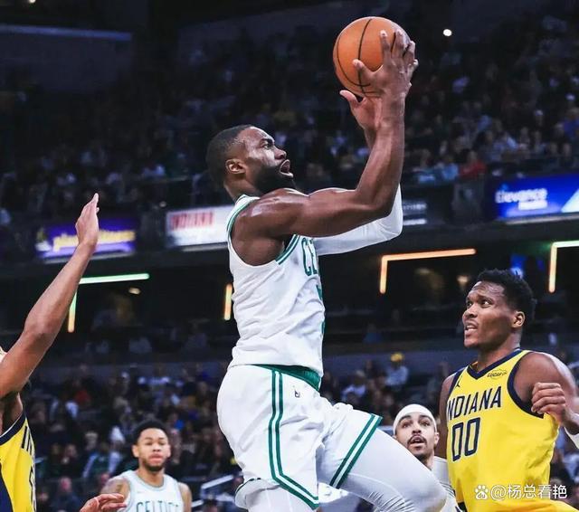 爱游戏中心关于赛前突围战来临，波士顿凯尔特人围绕NBA季后赛再遭质疑，质疑声仍在，更衣室氛围转暖的信息